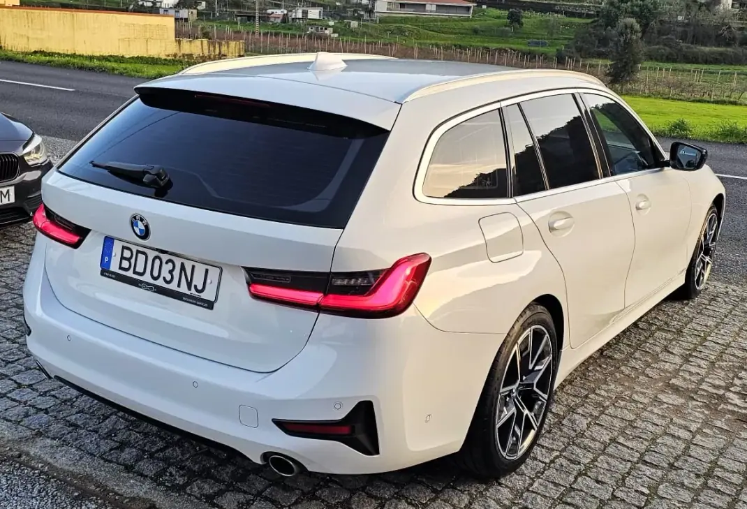 BMW 318 2020 - 28999 EUR, 100000 km - AUTO.MOTO.pt - 100000km - foto 2 de 35