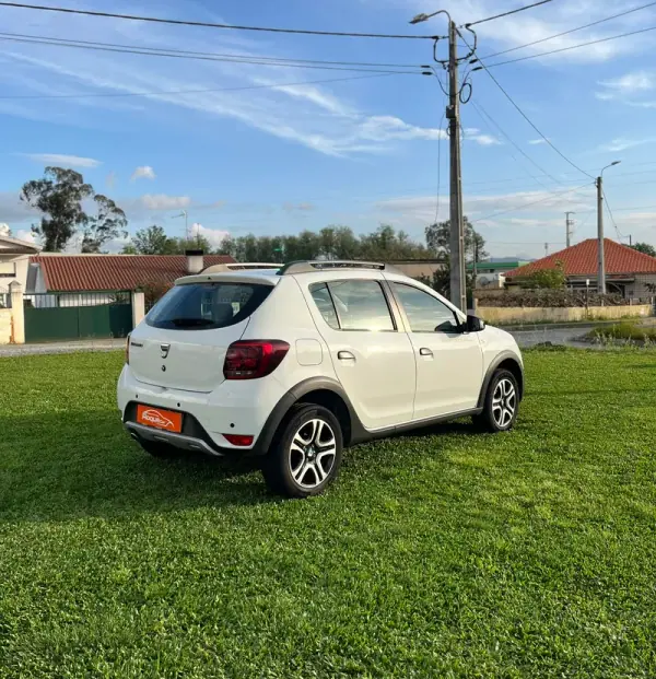 Dacia Sandero 2020 - 13400 EUR, 21890 km - AUTO.MOTO.pt - 21890km - foto 5 de 14
