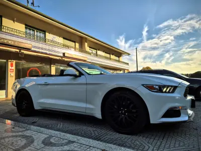 Ford Mustang 2015 - 37500 EUR, 159000 km - AUTO.MOTO.pt - 159000km - foto 15 de 22