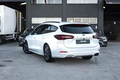 Ford Focus SW 2022 - 18999 EUR, 126000 km - AUTO.MOTO.pt - 126000km - foto 7 de 24