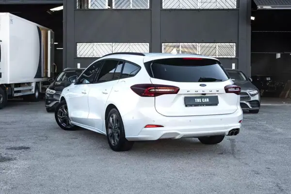 Ford Focus SW 2022 - 18999 EUR, 126000 km - AUTO.MOTO.pt - 126000km - foto 7 de 24