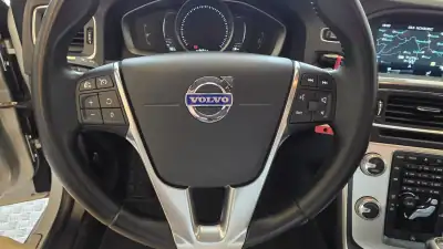 Volvo V60 2015 - 11900 EUR, 314478 km - AUTO.MOTO.pt - 314478km - foto 44 de 60