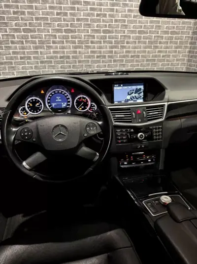 Mercedes-Benz E 350 2010 - 12990 EUR, 280000 km - AUTO.MOTO.pt - 280000km - foto 12 de 12