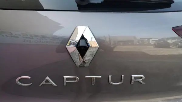 Renault Captur 2022 - 15950 EUR, 77000 km - AUTO.MOTO.pt - 77000km - foto 16 de 42