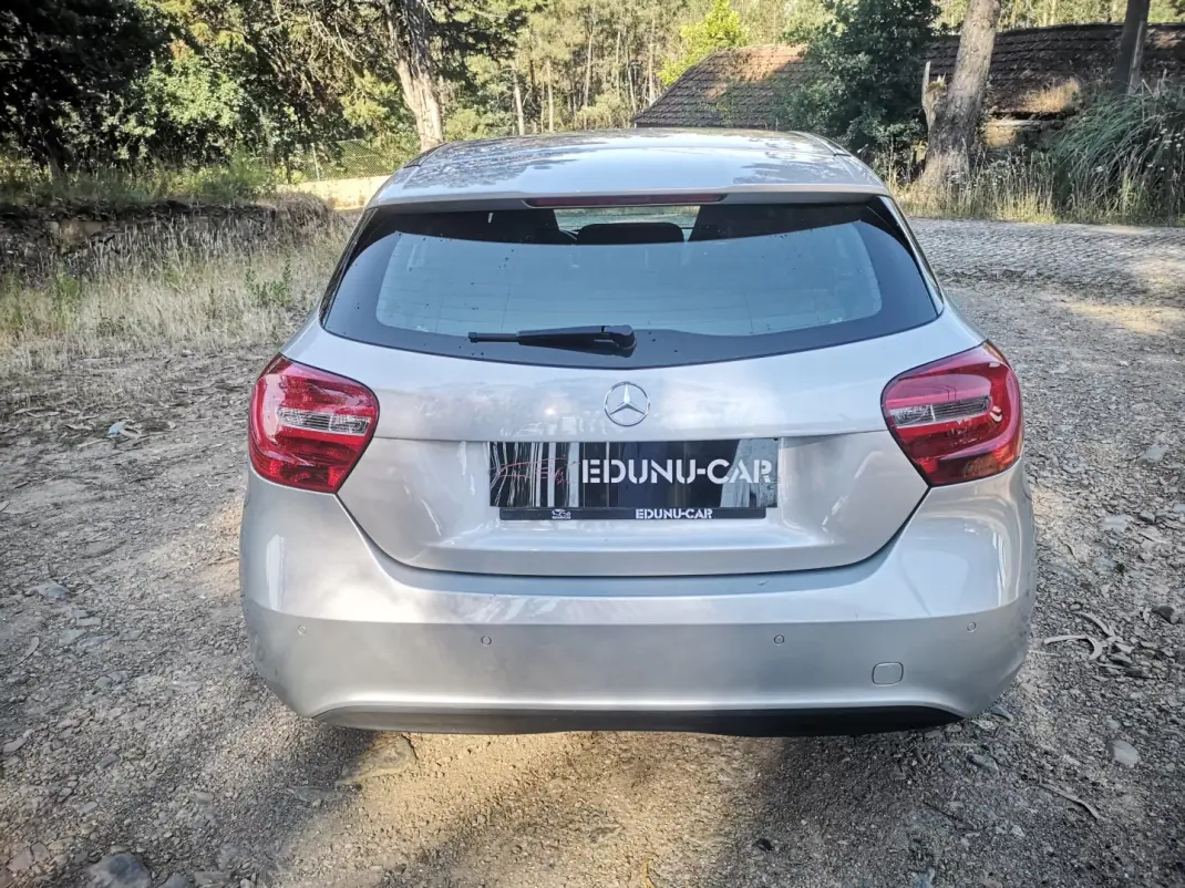 Mercedes-Benz A 180 2015 - 12950 EUR, 218000 km - 218000km - foto 5 de 23