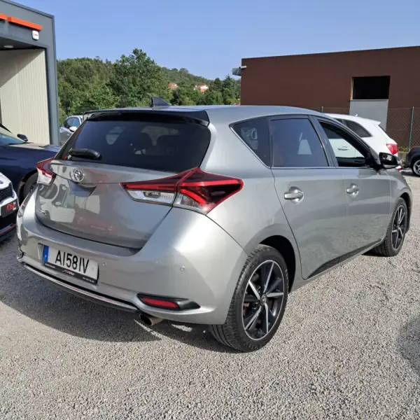 Toyota Auris 2018 - 14990 EUR, 120000 km - AUTO.MOTO.pt - 120000km - foto 6 de 13