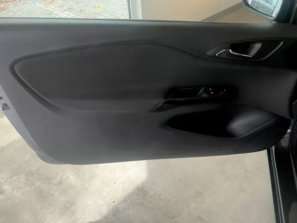 Opel Corsa 2017 - 7250 EUR, 128500 km - AUTO.MOTO.pt - 128500km - foto 39 de 64