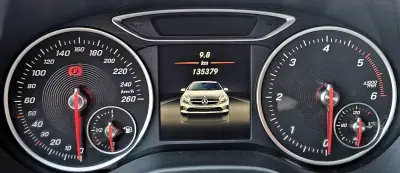 Mercedes-Benz A 180 2018 - 18500 EUR, 130000 km - AUTO.MOTO.pt - 130000km - foto 12 de 25