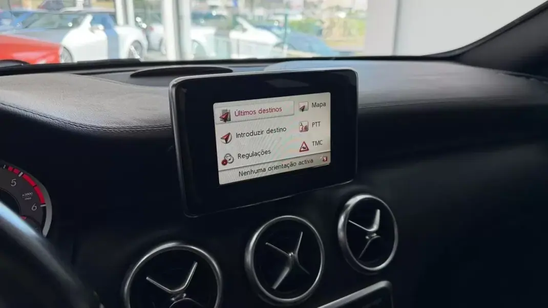 Mercedes-Benz A 180 2013 - 12990 EUR, 237399 km - AUTO.MOTO.pt - 237399km - foto 18 de 28