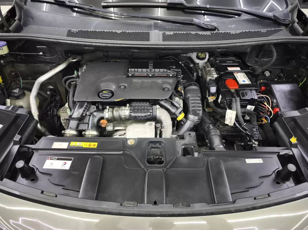 Peugeot 3008 2017 - 19950 EUR, 138410 km - 138410km - foto 8 de 39