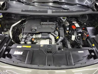 Peugeot 3008 2017 - 19950 EUR, 138410 km - AUTO.MOTO.pt - 138410km - foto 8 de 39