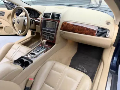 Jaguar XK 2006 - 38500 EUR, 186000 km - AUTO.MOTO.pt - 186000km - foto 12 de 15