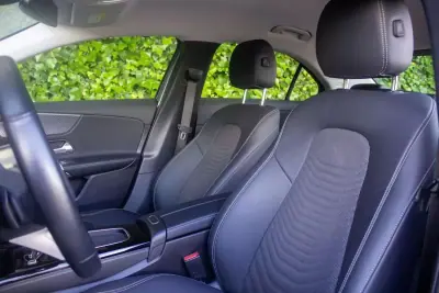 Mercedes-Benz A 250 Limousine 2023 - 31900 EUR, 33000 km - AUTO.MOTO.pt - 33000km - foto 9 de 14