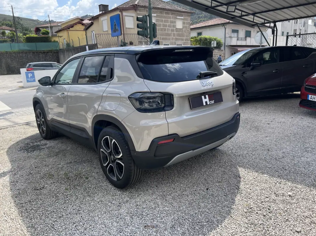 Jeep Avenger 2025 - 24990 EUR, 7270 km - AUTO.MOTO.pt - 7270km - foto 5 de 17