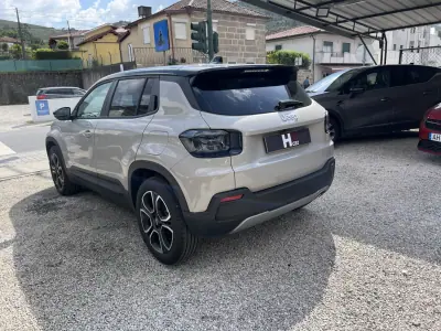 Jeep Avenger 2025 - 24990 EUR, 7270 km - AUTO.MOTO.pt - 7270km - foto 5 de 17
