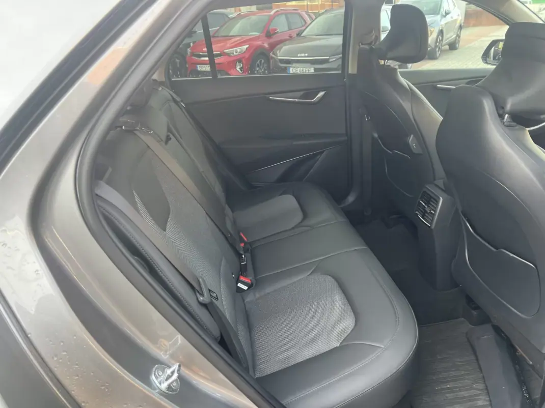 Kia Niro 2024 - 29500 EUR, 25000 km - AUTO.MOTO.pt - 25000km - foto 10 de 20