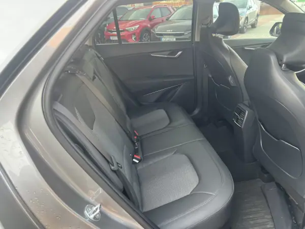 Kia Niro 2024 - 28500 EUR, 25000 km - AUTO.MOTO.pt - 25000km - foto 10 de 20