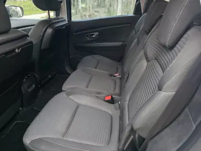 Renault Grand Scénic 2017 - 12750 EUR, 320000 km - AUTO.MOTO.pt - 320000km - foto 30 de 40