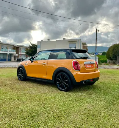 MINI Cooper 2014 - 12900 EUR, 215000 km - AUTO.MOTO.pt - 215000km - foto 4 de 18