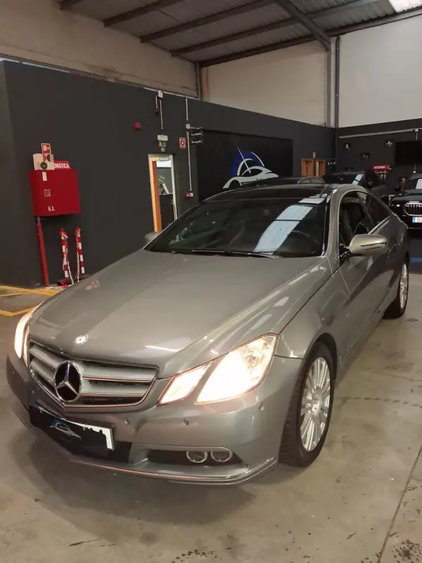 Mercedes-Benz E 250 2009 - 14790 EUR, 201614 km - 201614km - foto 2 de 15