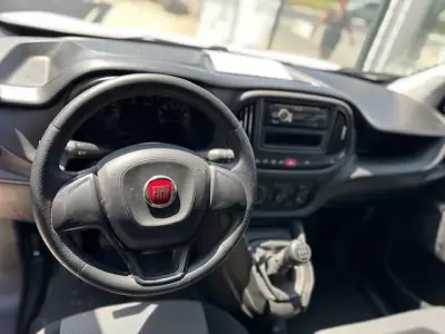 Fiat Doblo 2019 - 11990 EUR, 140785 km - AUTO.MOTO.pt - 140785km - foto 5 de 7