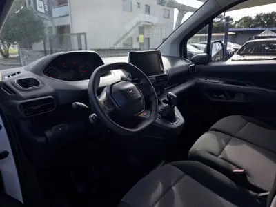 Peugeot Partner 2019 - 12990 EUR, 141000 km - AUTO.MOTO.pt - 141000km - foto 16 de 30