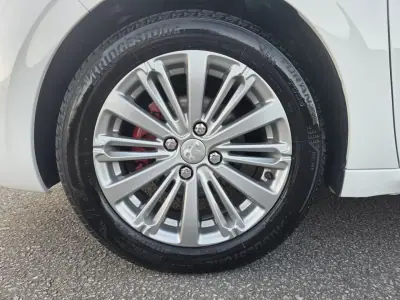 Peugeot 208 2016 - 13990 EUR, 163000 km - AUTO.MOTO.pt - 163000km - foto 12 de 31