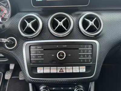 Mercedes-Benz A 180 2016 - 16500 EUR, 165000 km - AUTO.MOTO.pt - 165000km - foto 11 de 18
