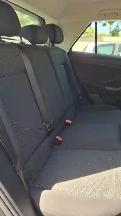 Volkswagen T-Roc 2023 - 19900 EUR, 42000 km - AUTO.MOTO.pt - 42000km - foto 5 de 9