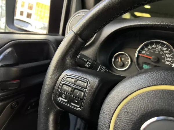 Jeep Wrangler 2014 - 39990 EUR, 115000 km - AUTO.MOTO.pt - 115000km - foto 43 de 54