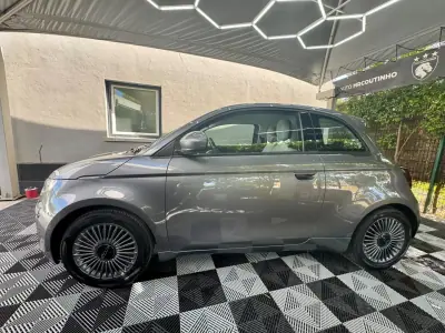 Fiat 500e 2022 - 16500 EUR, 25000 km - AUTO.MOTO.pt - 25000km - foto 4 de 26
