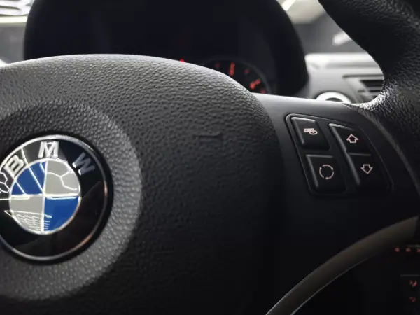 BMW 118 2012 - 13950 EUR, 239213 km - AUTO.MOTO.pt - 239213km - foto 27 de 39