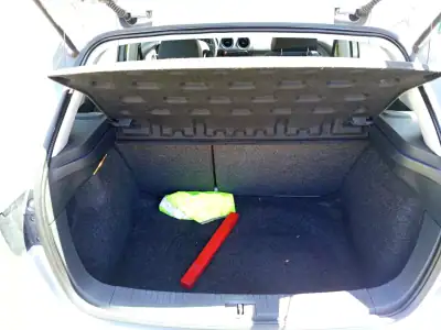 SEAT Ibiza 2006 - 4990 EUR, 144800 km - AUTO.MOTO.pt - 144800km - foto 8 de 10