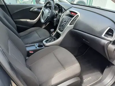 Opel Astra Sports Tourer 2011 - 6750 EUR, 153222 km - AUTO.MOTO.pt - 153222km - foto 21 de 25
