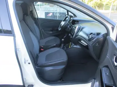 Renault Captur 2015 - 9990 EUR, 130000 km - 130000km - foto 18 de 22