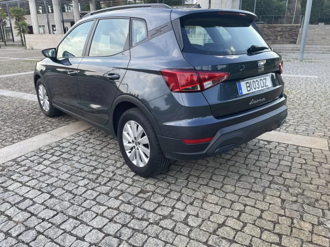 SEAT Arona 2024 - 19500 EUR, 28000 km - AUTO.MOTO.pt - 28000km - foto 4 de 14