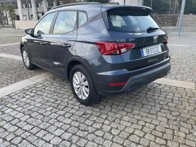 SEAT Arona 2024 - 19500 EUR, 28000 km - AUTO.MOTO.pt - 28000km - foto 4 de 14