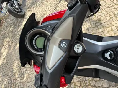 Yamaha NMAX 2016 - 2350 EUR, 7993 km - AUTO.MOTO.pt - 7993km - foto 10 de 11
