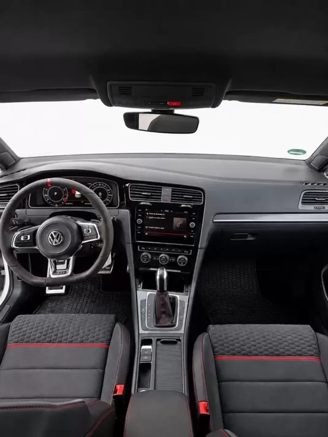 Volkswagen Golf 2019 - 28900 EUR, 108000 km - AUTO.MOTO.pt - 108000km - foto 31 de 32
