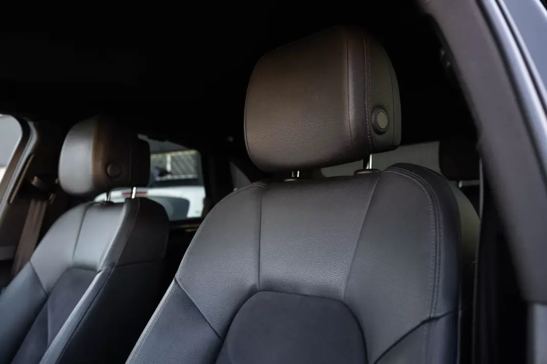 Porsche Macan 2014 - 35600 EUR, 199000 km - AUTO.MOTO.pt - 199000km - foto 43 de 47