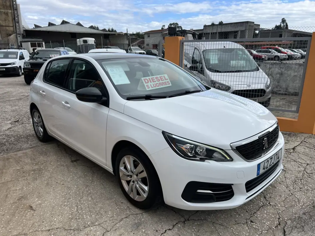 Peugeot 308 2019 - 12750 EUR, 142695 km - AUTO.MOTO.pt - 142695km - foto 7 de 19