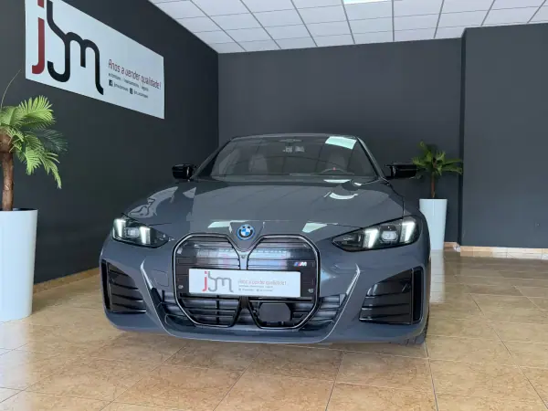BMW i4 2025 - 56990 EUR, 79847 km - 79847km - foto 2 de 29