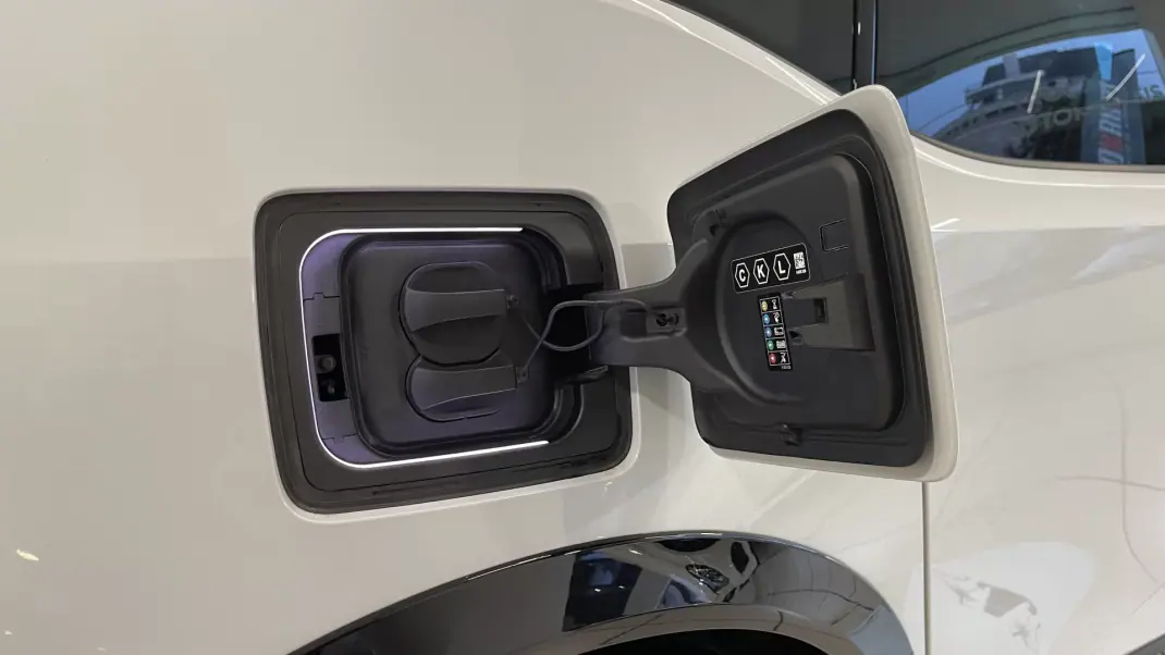 BMW i3 2021 - 22990 EUR, 23272 km - AUTO.MOTO.pt - 23272km - foto 14 de 42