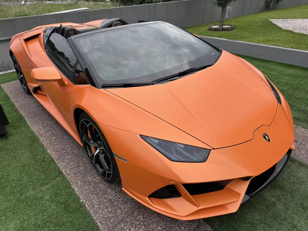 Lamborghini Huracán Spyder 2022 - 398000 EUR, 40000 km - AUTO.MOTO.pt - 40000km - foto 18 de 55