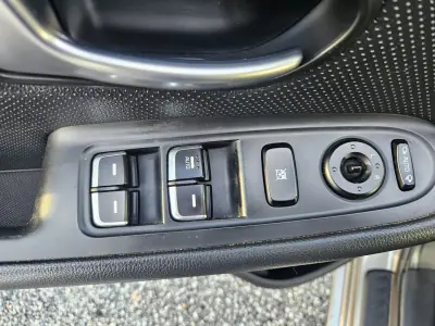 Kia Carens 2018 - 17500 EUR, 138200 km - AUTO.MOTO.pt - 138200km - foto 47 de 63