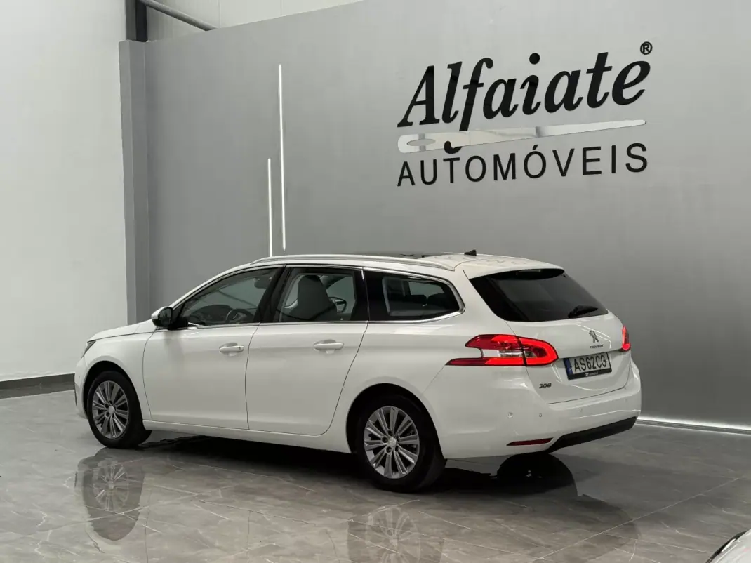 Peugeot 308 SW 2018 - 12490 EUR, 130000 km - AUTO.MOTO.pt - 130000km - foto 4 de 6