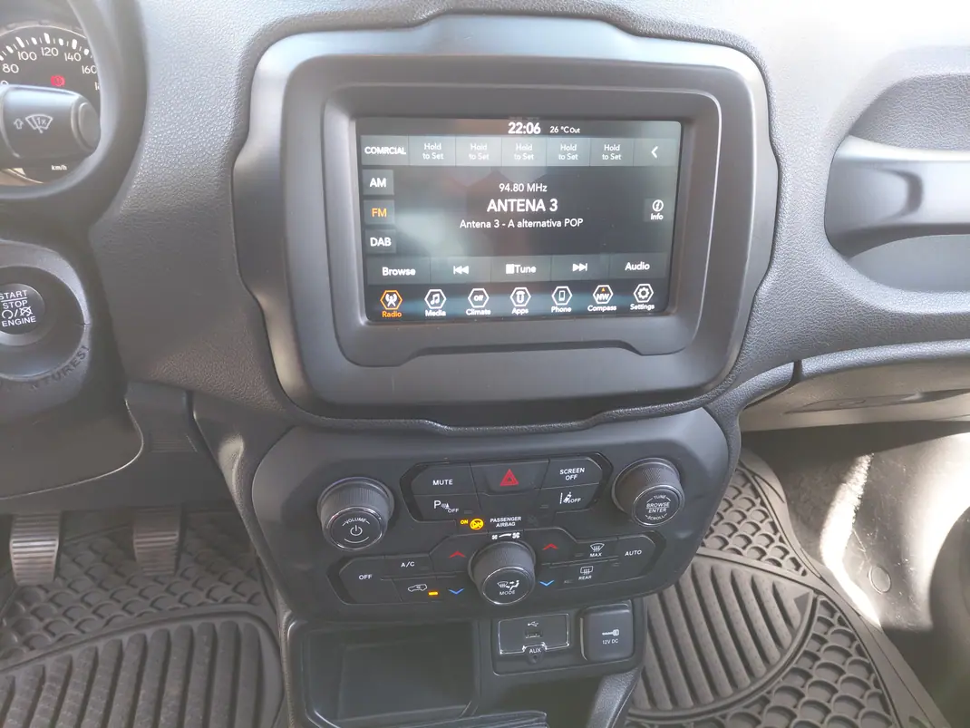 Jeep Renegade 2021 - 19500 EUR, 142348 km - AUTO.MOTO.pt - 142348km - foto 10 de 11