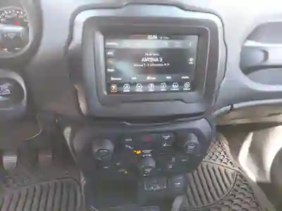 Jeep Renegade 2021 - 19500 EUR, 142348 km - AUTO.MOTO.pt - 142348km - foto 10 de 11