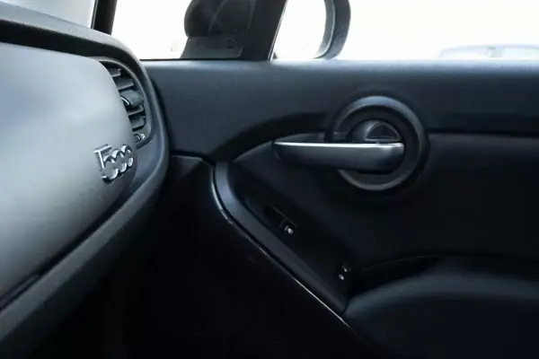 Fiat 500X 2023 - 17600 EUR, 8000 km - AUTO.MOTO.pt - 8000km - foto 18 de 24