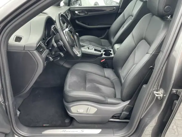 Porsche Macan 2014 - 34900 EUR, 215608 km - AUTO.MOTO.pt - 215608km - foto 12 de 41